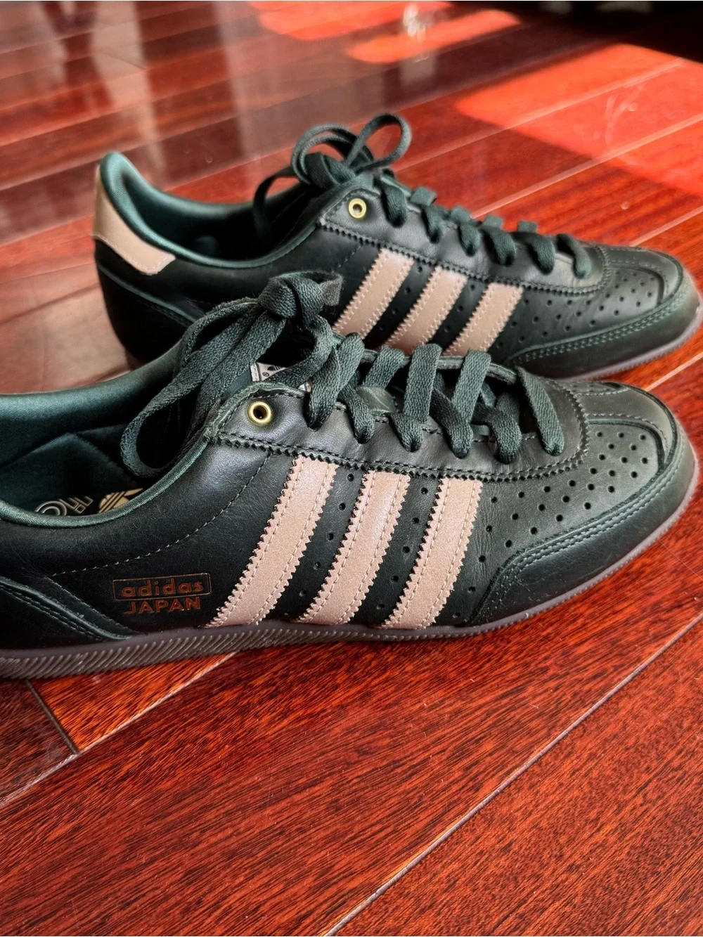 Adidas Women Japan Mineral Green size 7 US - Picture 2 of 4
